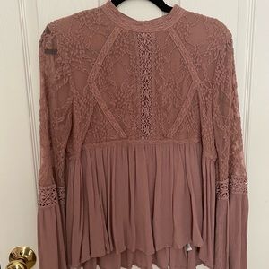 Mauve American Eagle top, size medium.